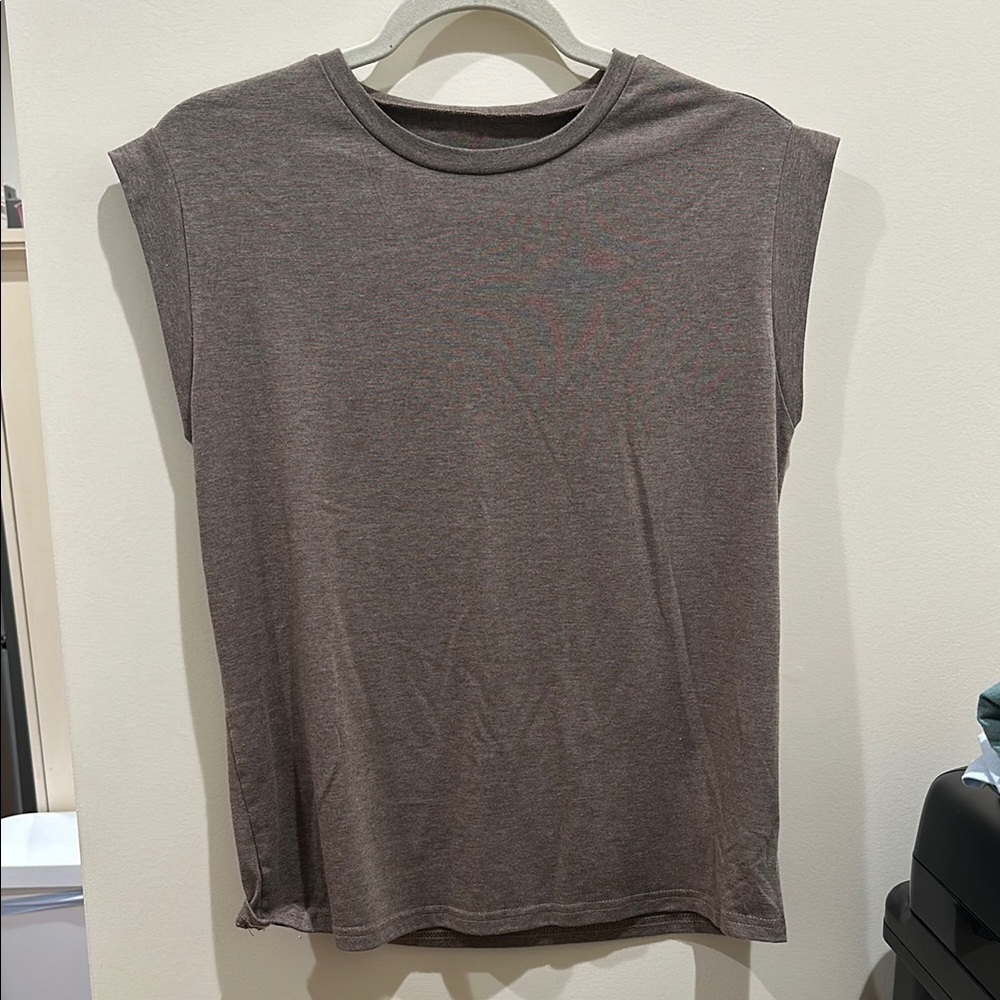 SHEIN Brown Sleeveless Muscle Tee with Crew Neck and Boxy Relaxed Fit
